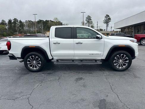 Used 2025 GMC Canyon Denali image 5