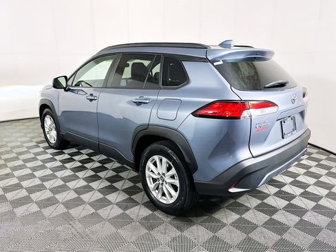 Used 2023 Toyota Corolla Cross LE image 5