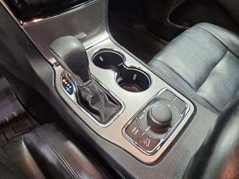 Used 2019 Jeep Grand Cherokee Limited AWD/4WD image 24