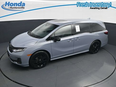 Used 2025 Honda Odyssey Sport-L image 23