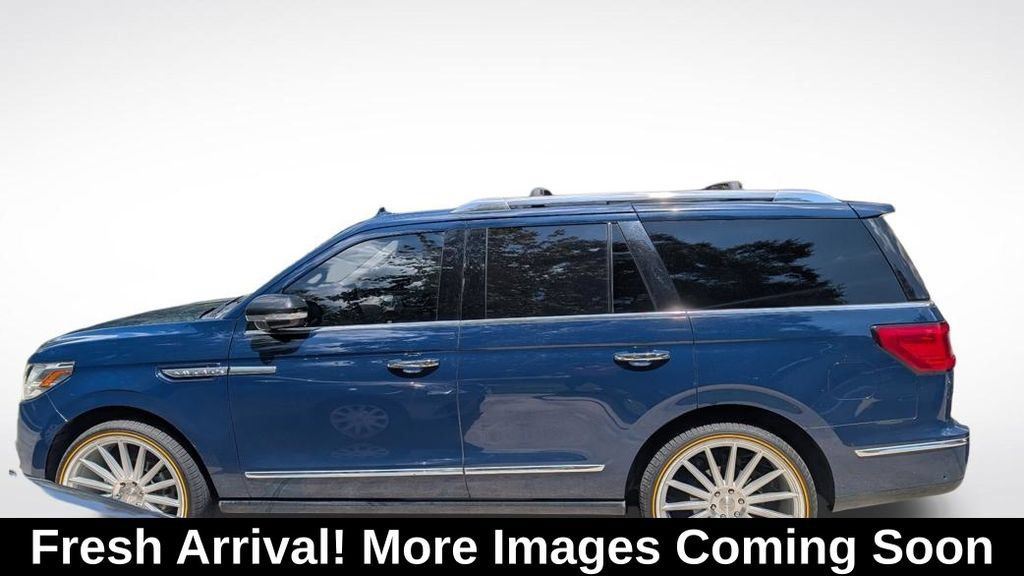 Used 2018 Lincoln Navigator Reserve w/ Technology Package AWD/4WD image 1