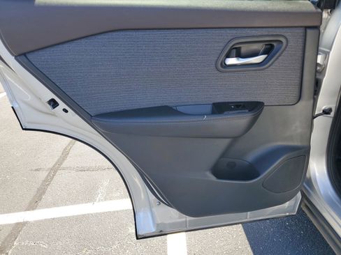 Used 2022 Nissan Rogue SV image 26