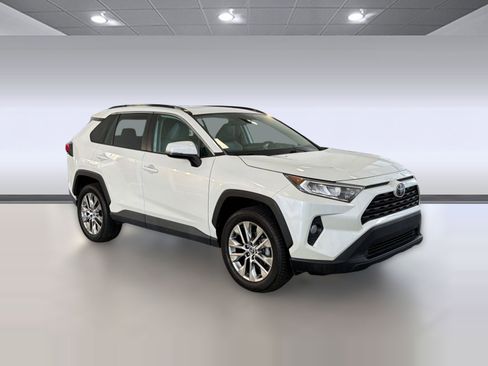 Used 2021 Toyota RAV4 XLE Premium FWD image 7