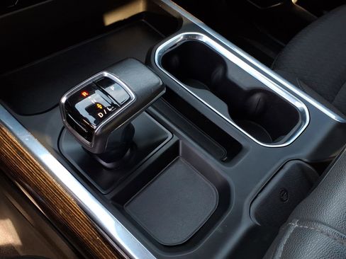 Used 2022 GMC Sierra 1500 Elevation image 25