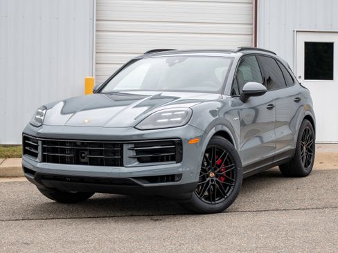 New 2026 Porsche Cayenne S AWD/4WD image 1