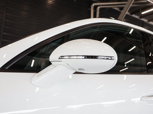 Certified 2024 Porsche Macan AWD/4WD image 25
