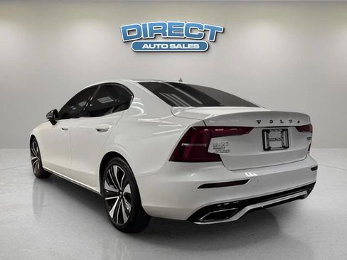 Used 2022 Volvo S60 B5 Momentum w/ Premium Package image 4