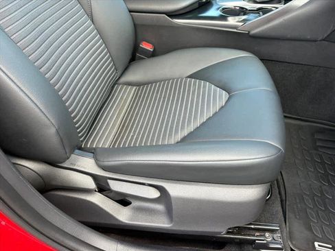 Used 2020 Toyota Camry SE image 7