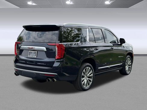 Used 2021 GMC Yukon Denali w/ Denali Premium Package AWD/4WD image 9