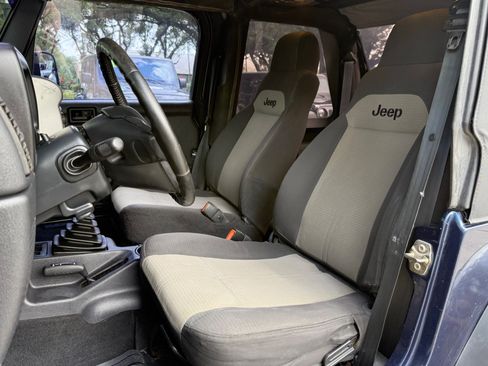 Used 2004 Jeep Wrangler X AWD/4WD image 21