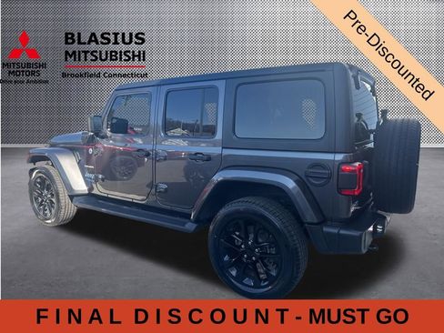 Used 2021 Jeep Wrangler Unlimited Sahara w/ Cold Weather Group AWD/4WD image 16