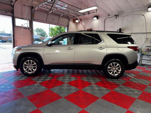 Used 2021 Chevrolet Traverse LT image 4