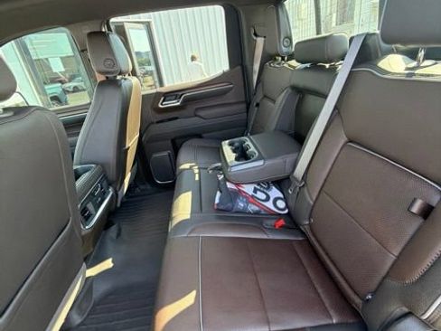 Used 2025 GMC Sierra 1500 Denali AWD/4WD image 10