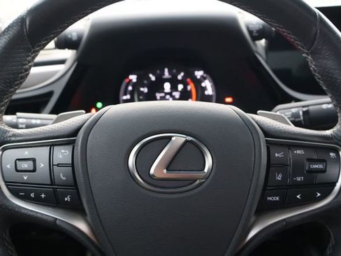 Used 2022 Lexus ES 350 F Sport image 9