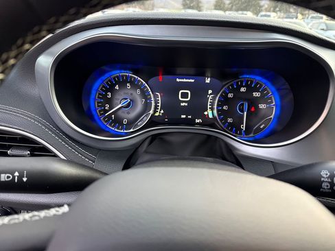 New 2026 Chrysler Pacifica Limited image 20