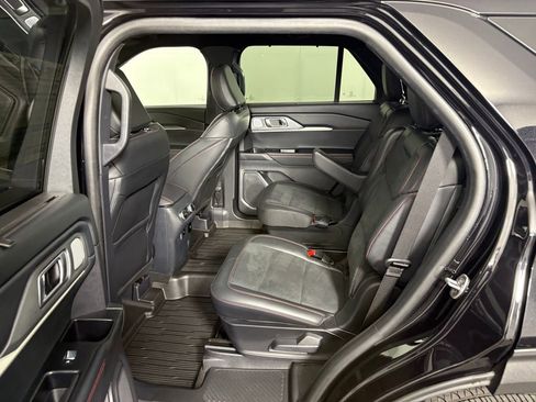 Certified 2025 Ford Explorer ST image 29