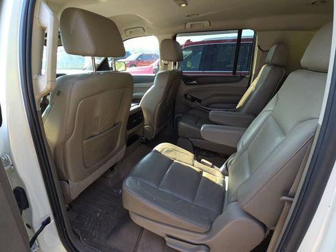 Used 2015 GMC Yukon XL SLT w/ HD Trailering Package AWD/4WD image 13