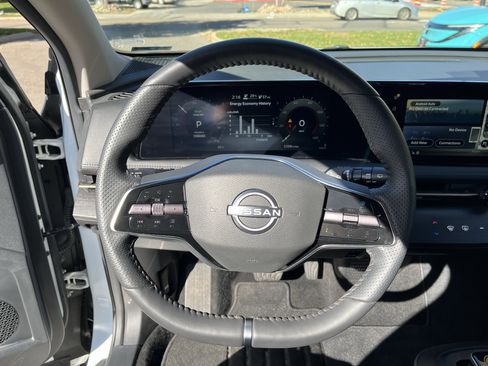 Used 2023 Nissan Ariya AWD image 11