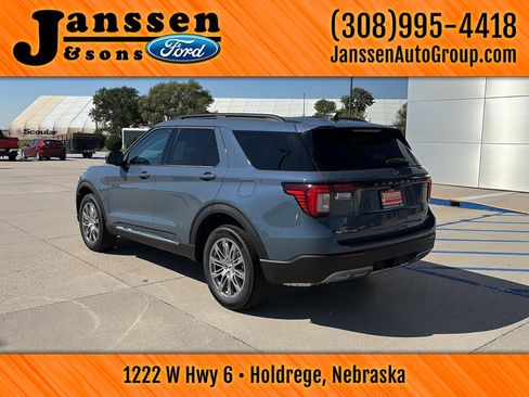 New 2025 Ford Explorer Active w/ Active Comfort Package image 8