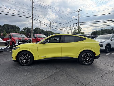Certified 2025 Ford Mustang Mach-E Premium AWD/4WD image 3