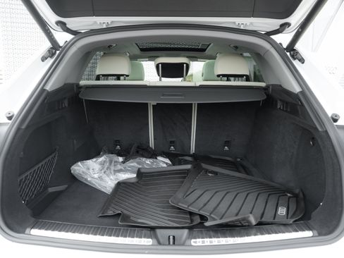 Certified 2025 Audi Q5 Premium AWD/4WD image 24