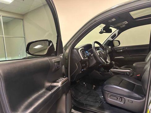 Certified 2022 Toyota Tacoma Limited image 22