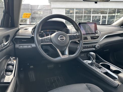 Used 2023 Nissan Altima 2.5 SV image 24
