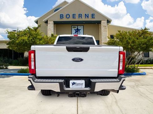 Used 2025 Ford F250 XLT AWD/4WD image 4