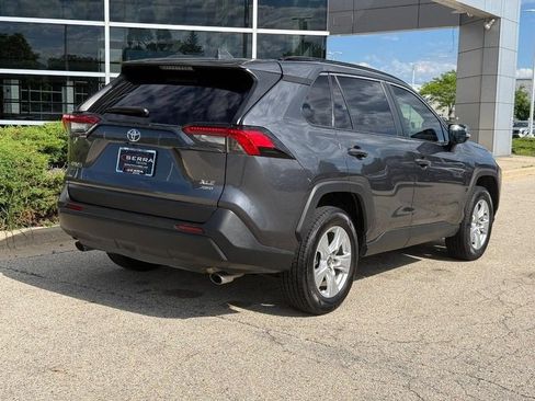 Used 2021 Toyota RAV4 XLE AWD/4WD image 3