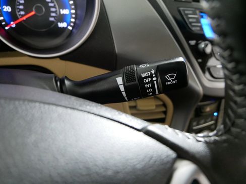 Used 2013 Hyundai Elantra Limited image 30