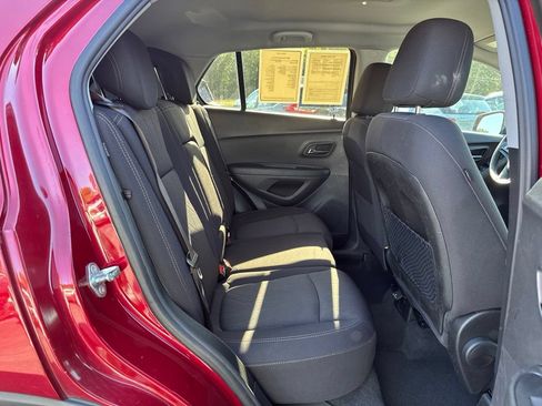 Used 2019 Chevrolet Trax LT FWD image 11
