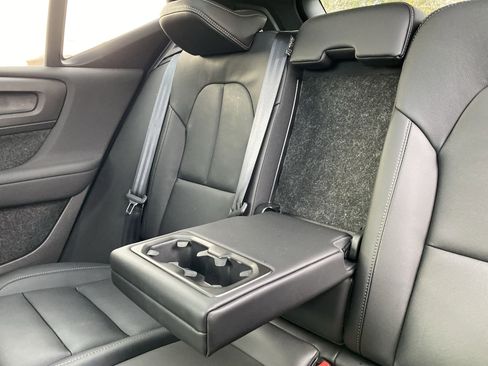 Used 2025 Volvo XC40 B5 Core image 36