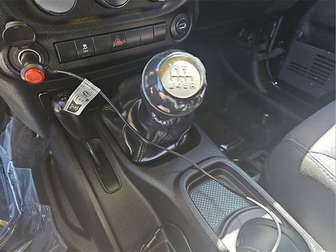 Used 2015 Jeep Wrangler Sport image 25