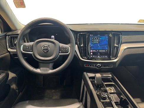 Certified 2025 Volvo S60 B5 Core image 9