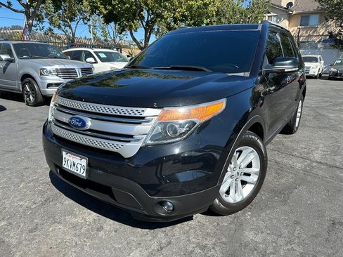 Used 2014 Ford Explorer XLT w/ Equipment Group 202A FWD image 1