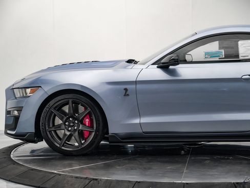 Used 2022 Ford Mustang Shelby GT500 w/ Carbon Fiber Track Pack RWD image 7