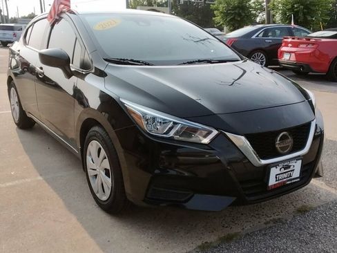 Used 2021 Nissan Versa S FWD image 5