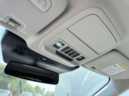 Used 2025 Ford Explorer Platinum w/ LUX Leather Package AWD/4WD image 32