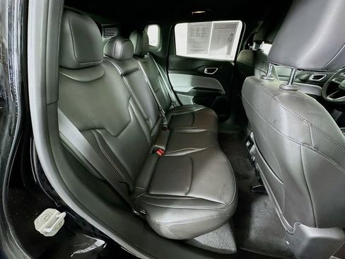 Certified 2024 Jeep Compass Latitude image 36