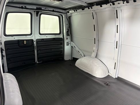New 2026 Chevrolet Express 2500 w/ Driver Convenience Package RWD image 31