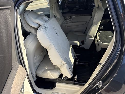 Used 2022 Volvo XC90 T6 Inscription w/ Advanced Package image 11