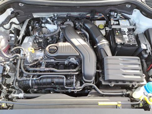 New 2026 Volkswagen Taos SE FWD image 27