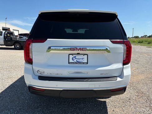 Used 2024 GMC Yukon SLT RWD image 6