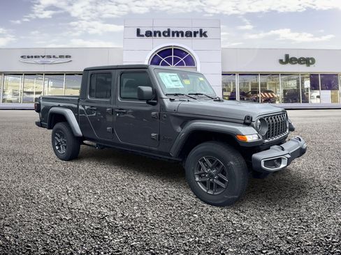 New 2025 Jeep Gladiator Sport image 21