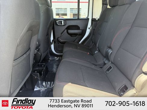 Used 2023 Jeep Gladiator Rubicon AWD/4WD image 7