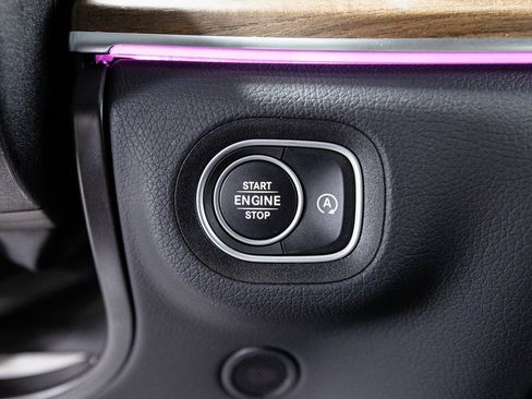 Used 2025 Mercedes-Benz GLE 450 4MATIC w/ AMG Line Exterior image 17