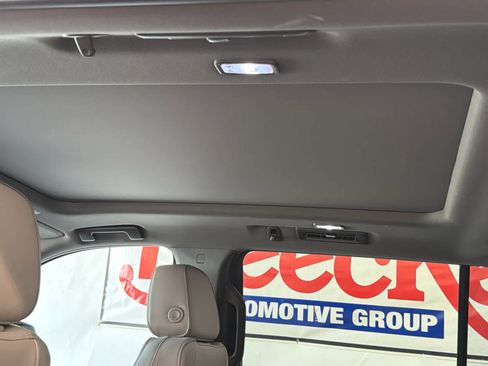 Used 2021 GMC Yukon XL SLT image 23