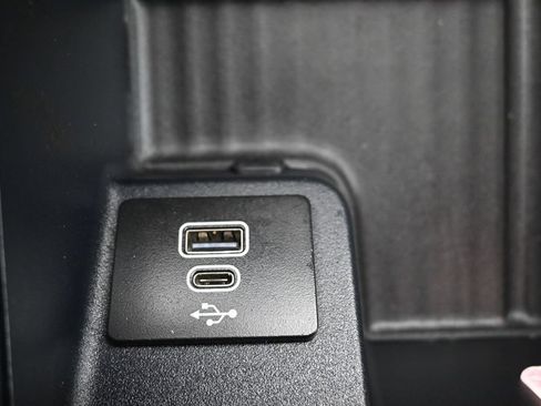 Used 2025 Ford Expedition Active AWD/4WD image 17
