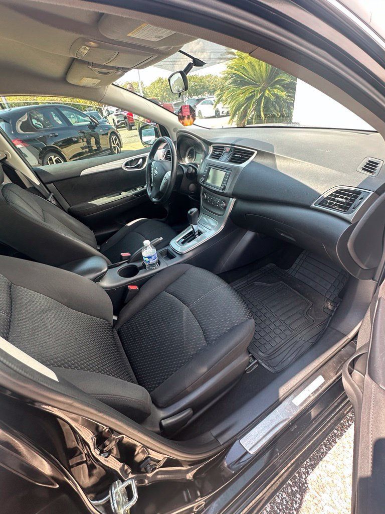 Used 2013 Nissan Sentra SR w/ Driver Pkg FWD image 5
