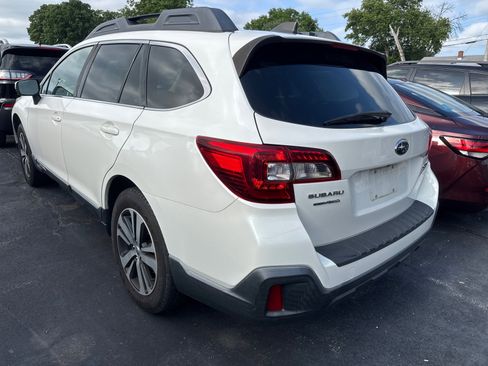 Used 2018 Subaru Outback 2.5i Limited AWD/4WD image 3